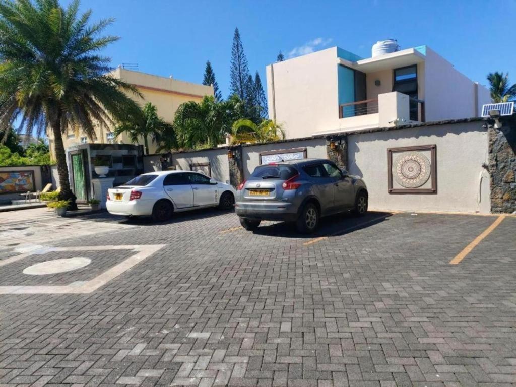 Pereybere Apartment With Breakfast And Private Balcony Pereybere Beach Exterior photo