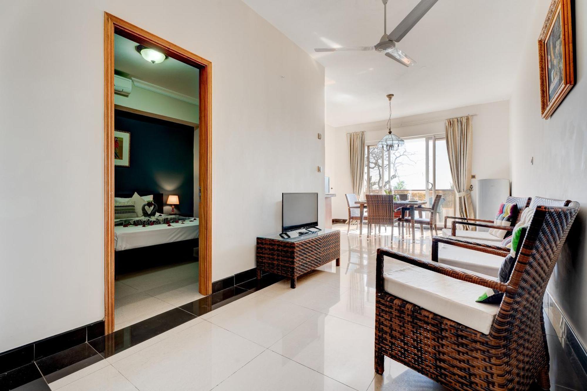 Pereybere Apartment With Breakfast And Private Balcony Pereybere Beach Exterior photo